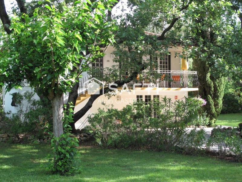 Maison - 399 m² - 20 pièces