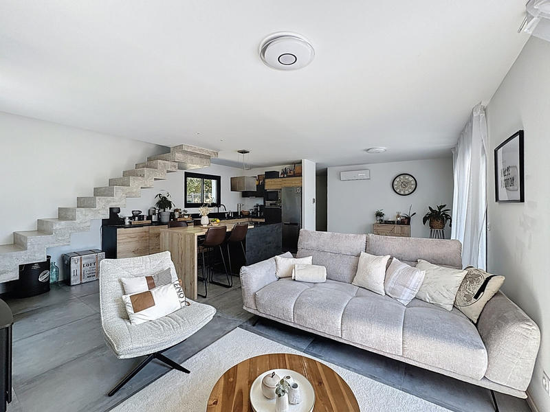 Maison - 107 m² - 5 pièces