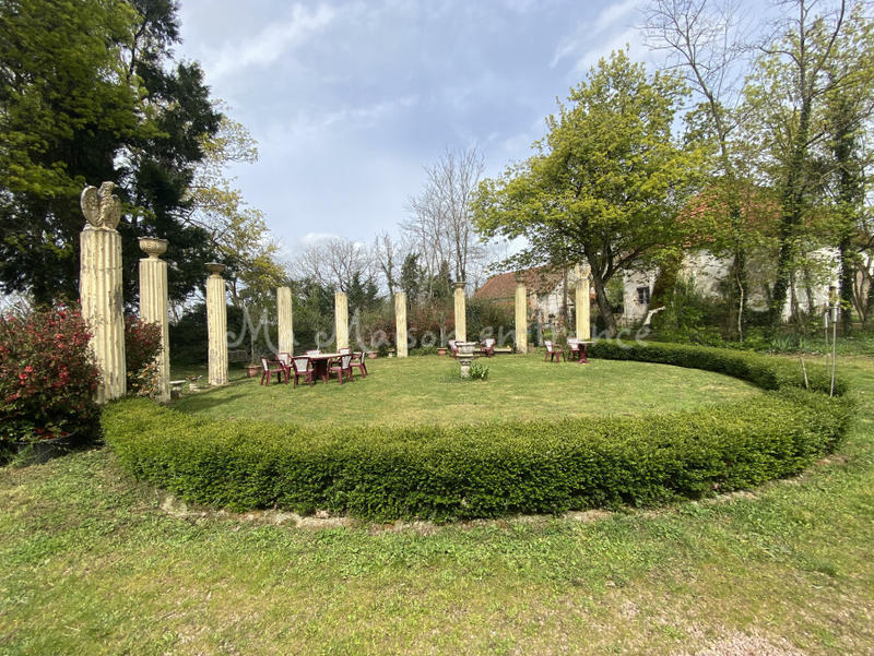 Maison - 500 m² - 15 pièces