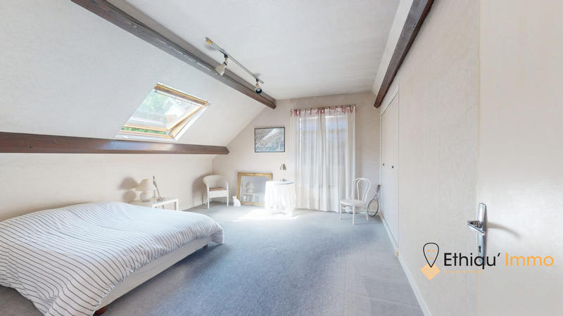 Maison - 192 m² - 6 pièces