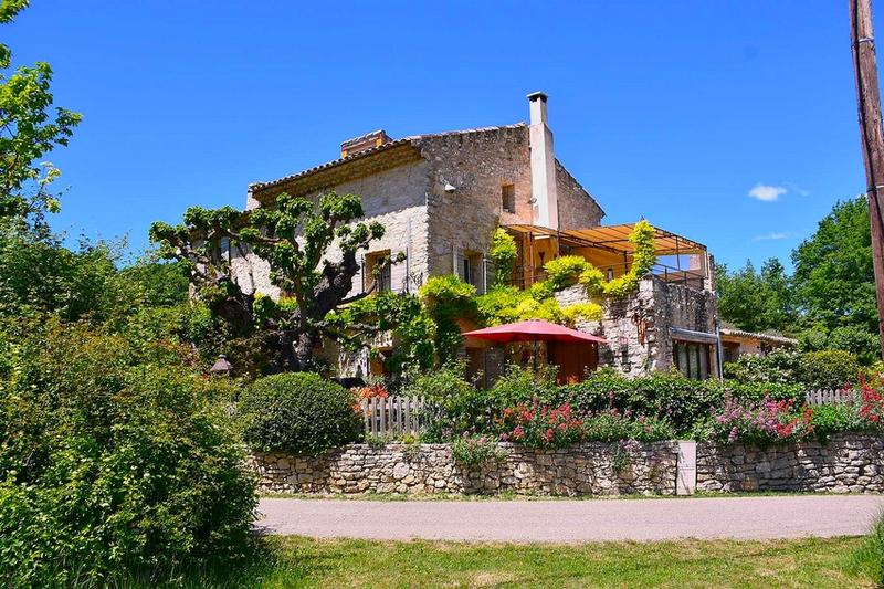 Demeure - 330 m² - 12 pièces