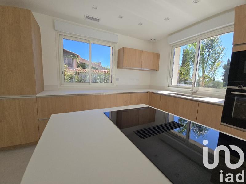 Maison - 200 m² - 6 pièces