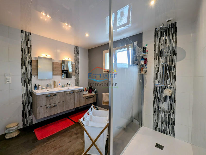 Maison - 162 m² - 6 pièces