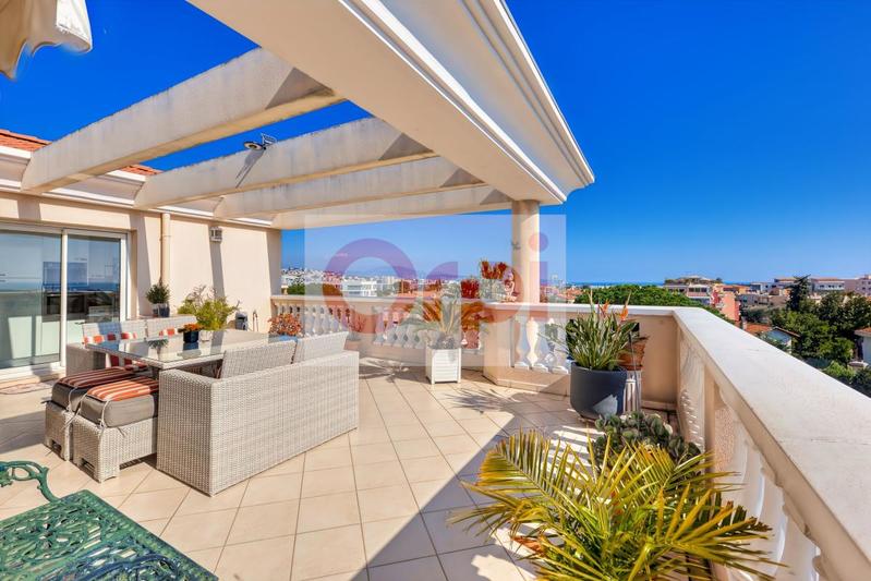 Penthouse - 98 m² - 4 pièces