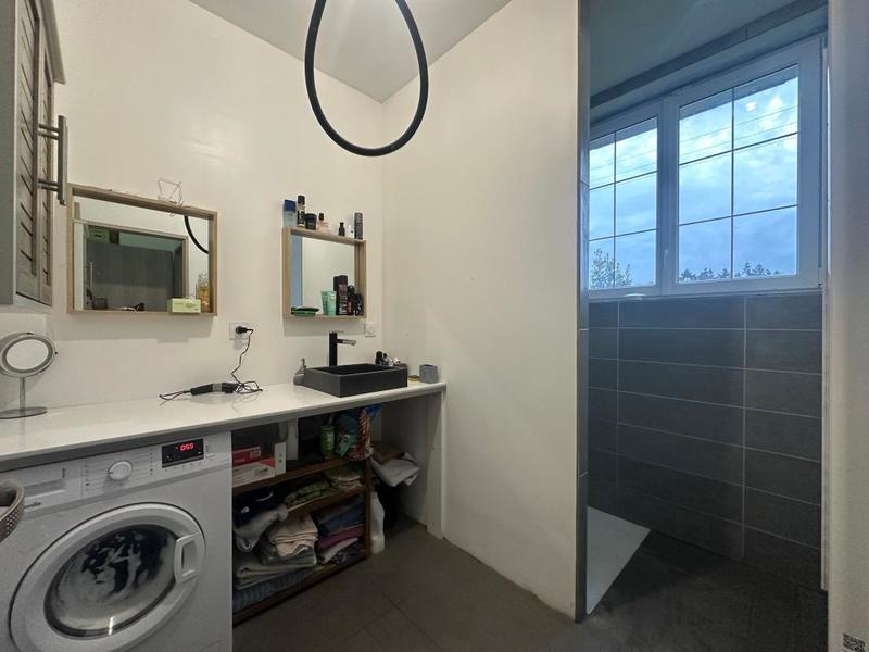 Maison - 95 m² - 3 pièces