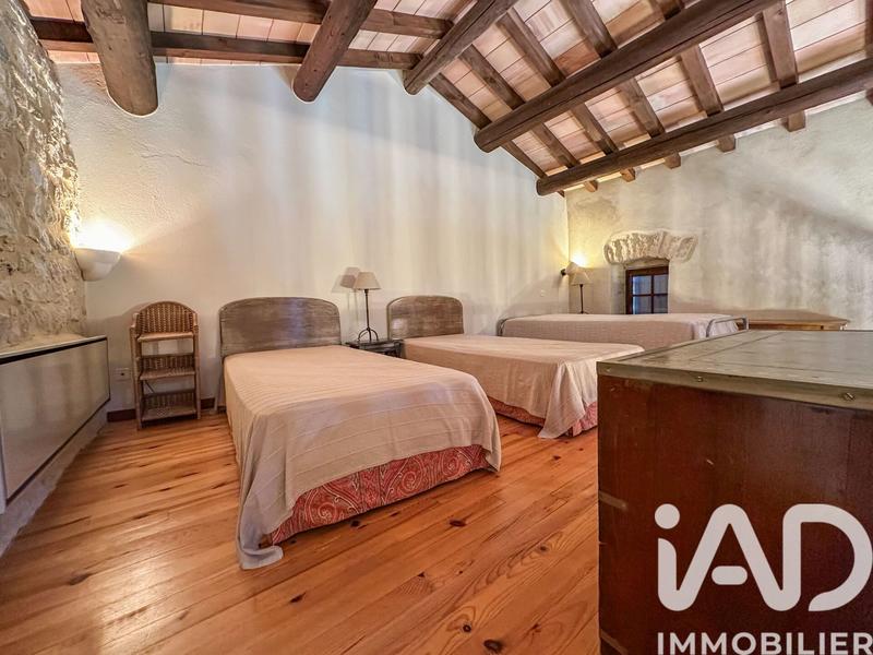 Maison - 360 m² - 12 pièces