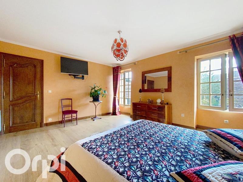 Maison - 180 m² - 9 pièces