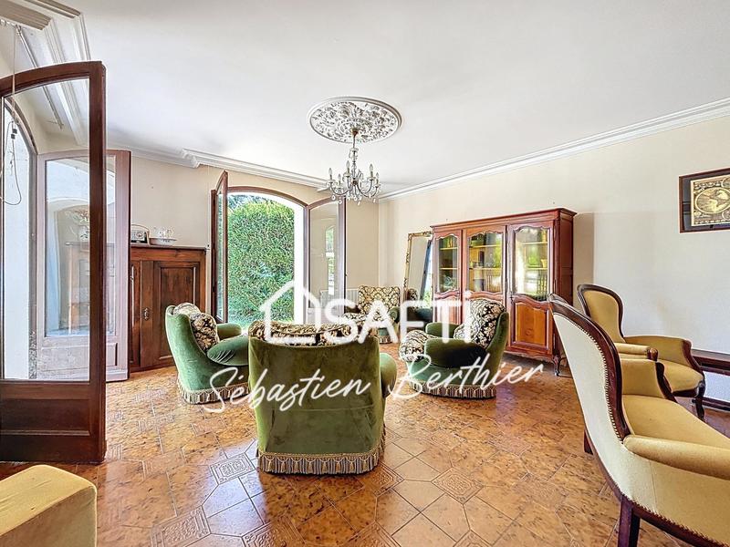 Maison - 180 m² - 6 pièces