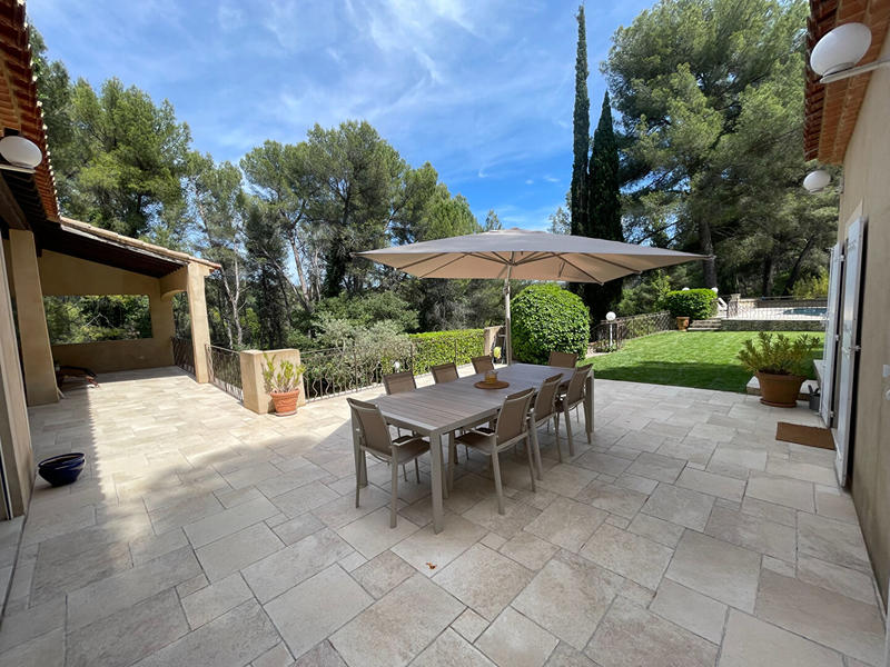 Maison - 250 m² - 7 pièces