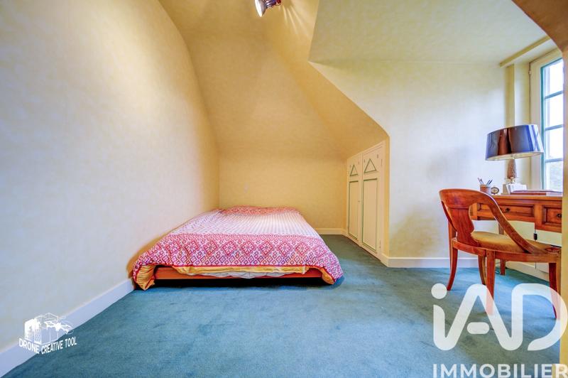 Maison - 239 m² - 7 pièces