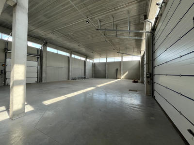 Local commercial - 1 500 m²
