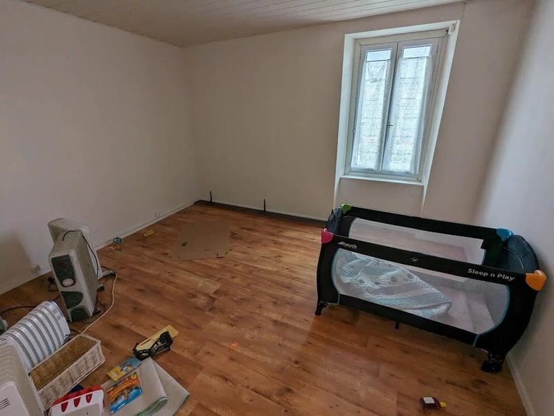 Immeuble - 93 m² - 8 pièces