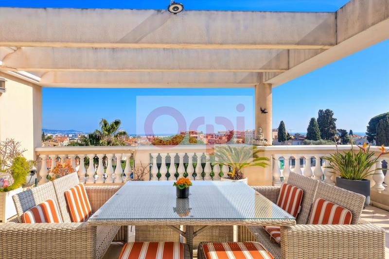 Penthouse - 98 m² - 4 pièces