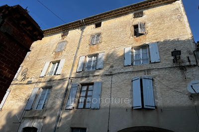 Maison - 325 m² - 13 pièces