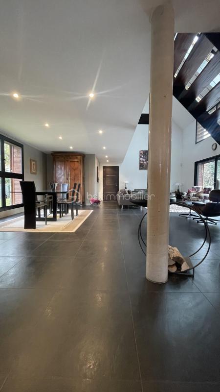 Maison d'architecte - 317 m² - 7 pièces