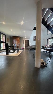 Maison d'architecte - 317 m² - 7 pièces