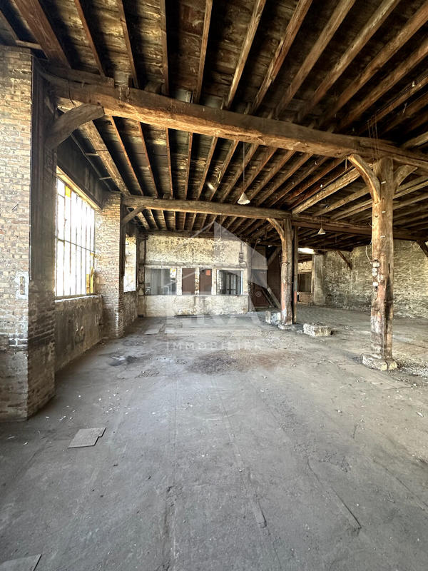 Local d'activité / Entrepôt - 617 m²