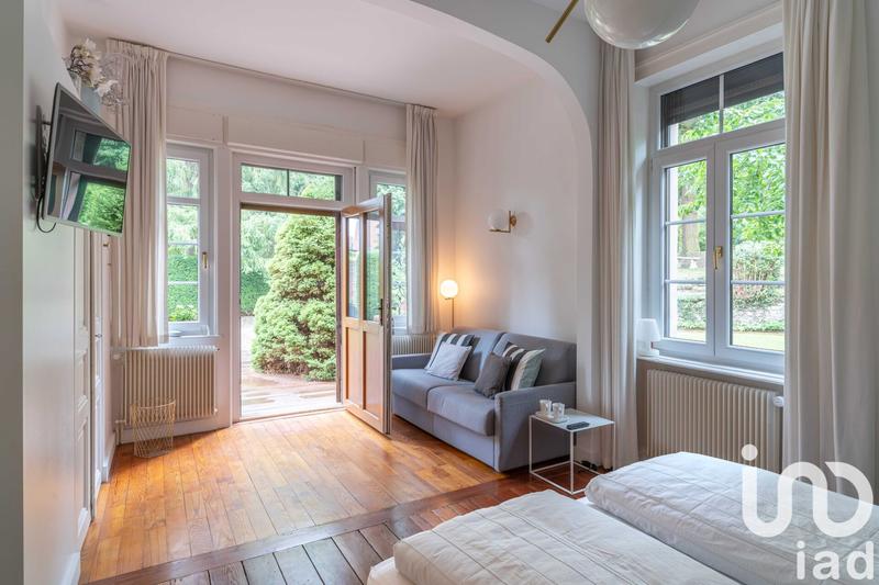 Maison - 307 m² - 11 pièces