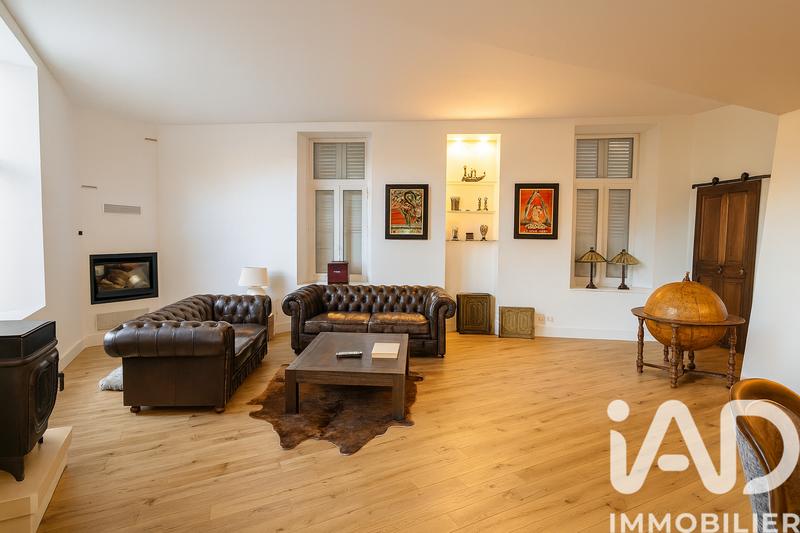Maison - 241 m² - 6 pièces