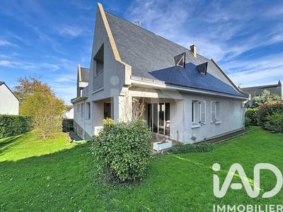 Maison - 239 m² - 9 pièces