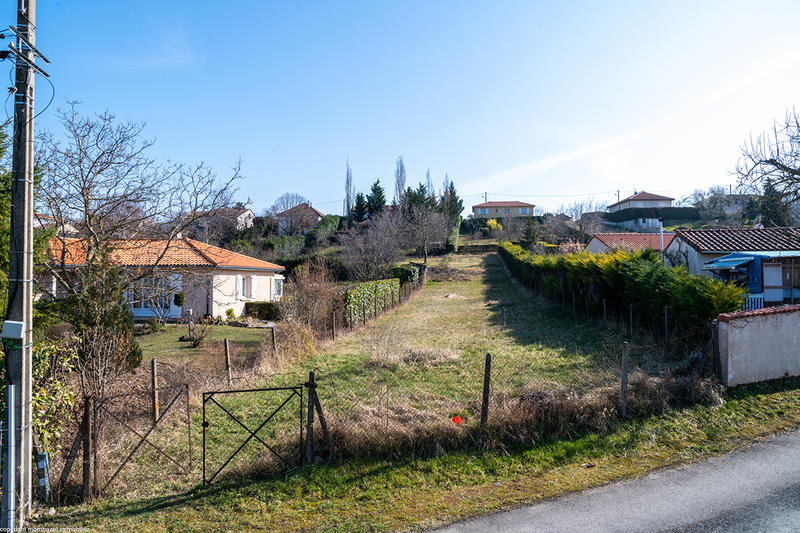 Terrain constructible - 815 m²