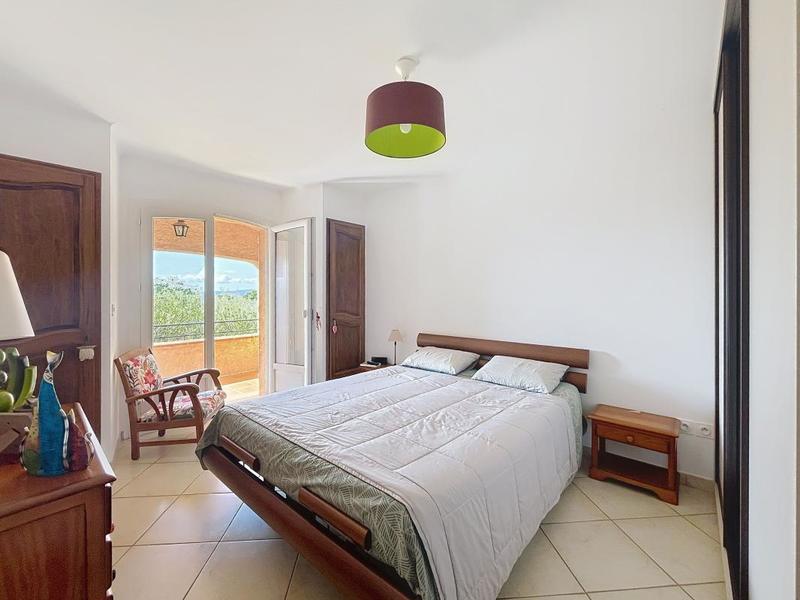 Appartement - 92 m² - 4 pièces