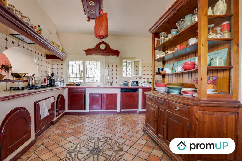 Maison - 187 m² - 7 pièces