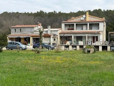 Maison - 160 m² - 7 pièces