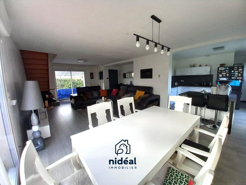 Maison traditionnelle - 114 m² - 6 pièces