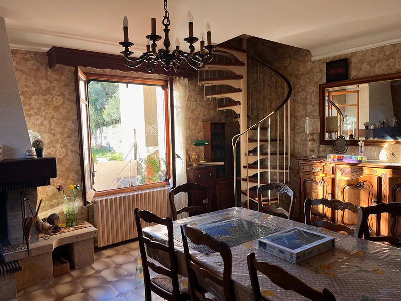 Maison - 148 m² - 8 pièces