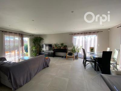 Maison - 96 m² - 4 pièces