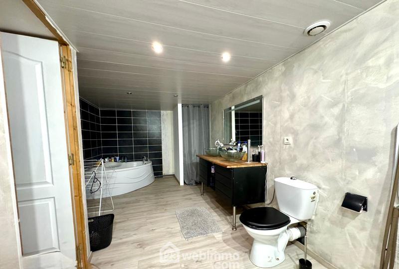 Maison - 183 m² - 5 pièces