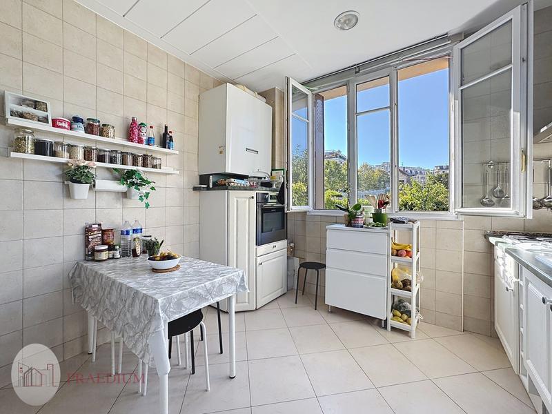 Maison - 203 m² - 9 pièces