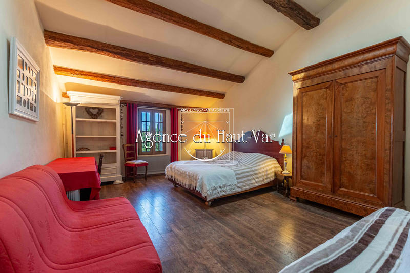 Villa - 213 m² - 7 pièces