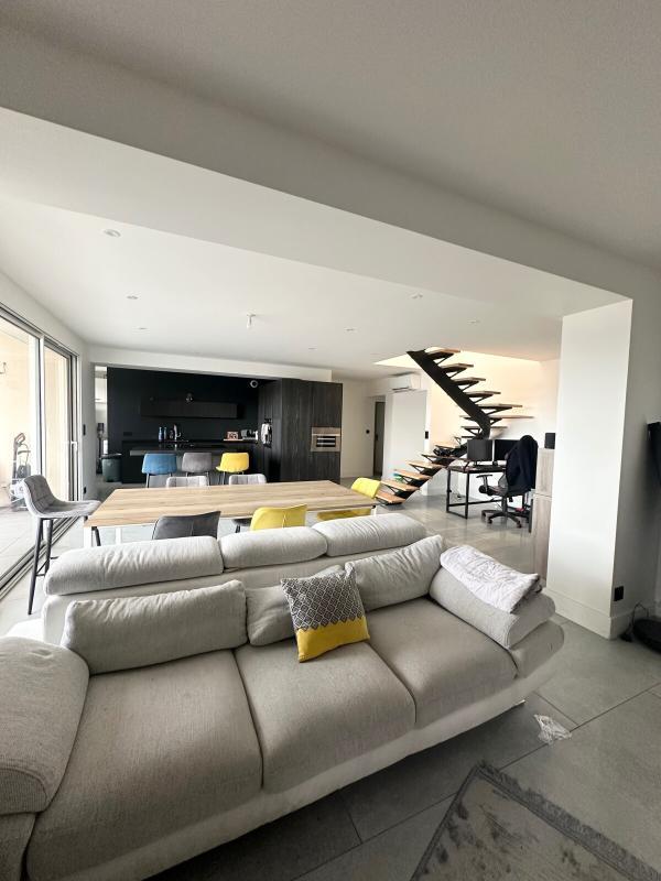 Appartement - 180 m² - 4 pièces