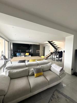 Appartement - 180 m² - 4 pièces