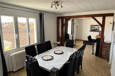 Maison - 157 m² - 9 pièces