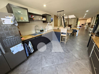 Maison - 232 m² - 6 pièces