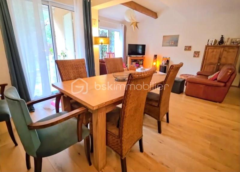 Maison - 95 m² - 5 pièces