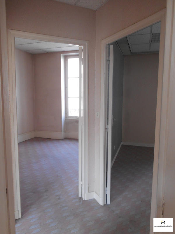 Local commercial - 243 m²