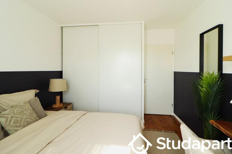 Chambre - 12 m² - 1 pièce