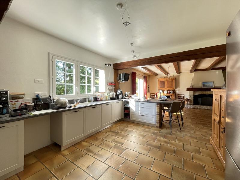 Maison traditionnelle - 220 m² - 7 pièces