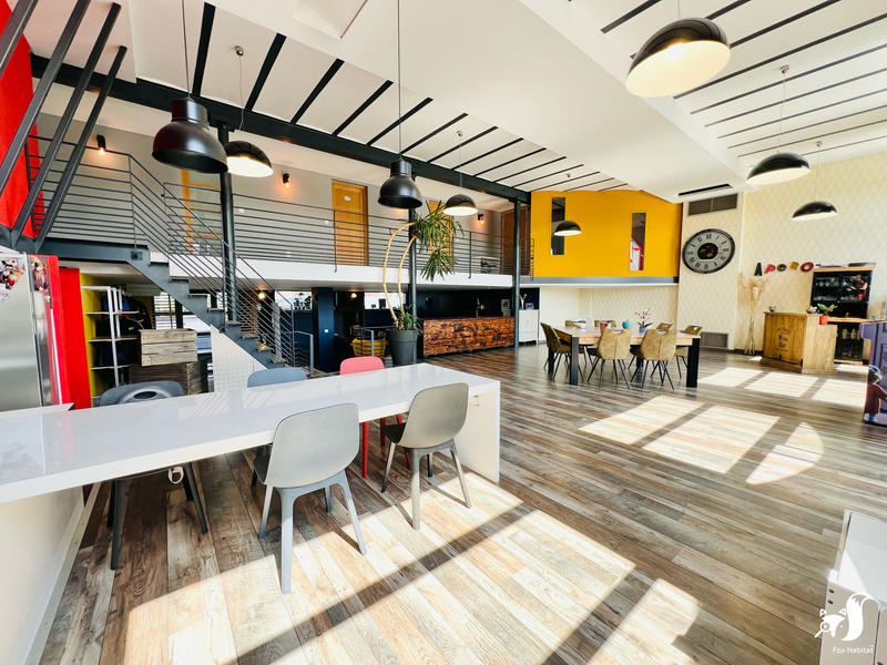 Maison - 300 m² - 8 pièces