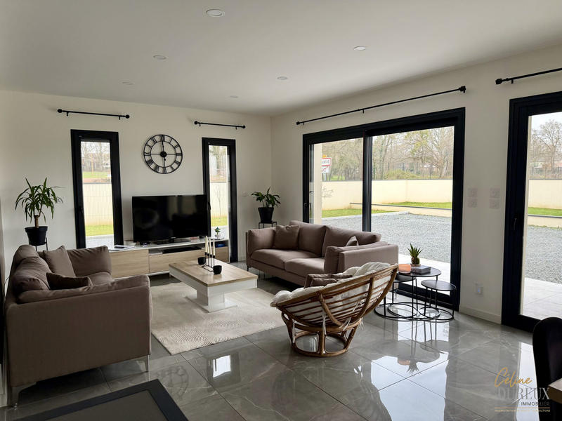 Maison - 140 m² - 5 pièces