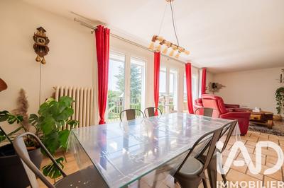 Maison - 159 m² - 8 pièces