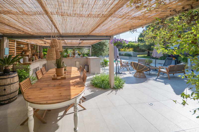 Maison - 220 m² - 6 pièces