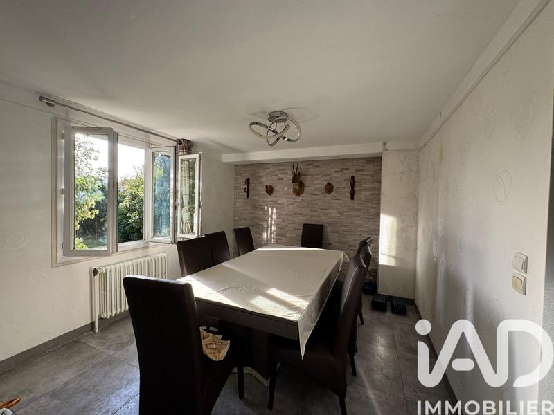 Maison - 208 m² - 10 pièces