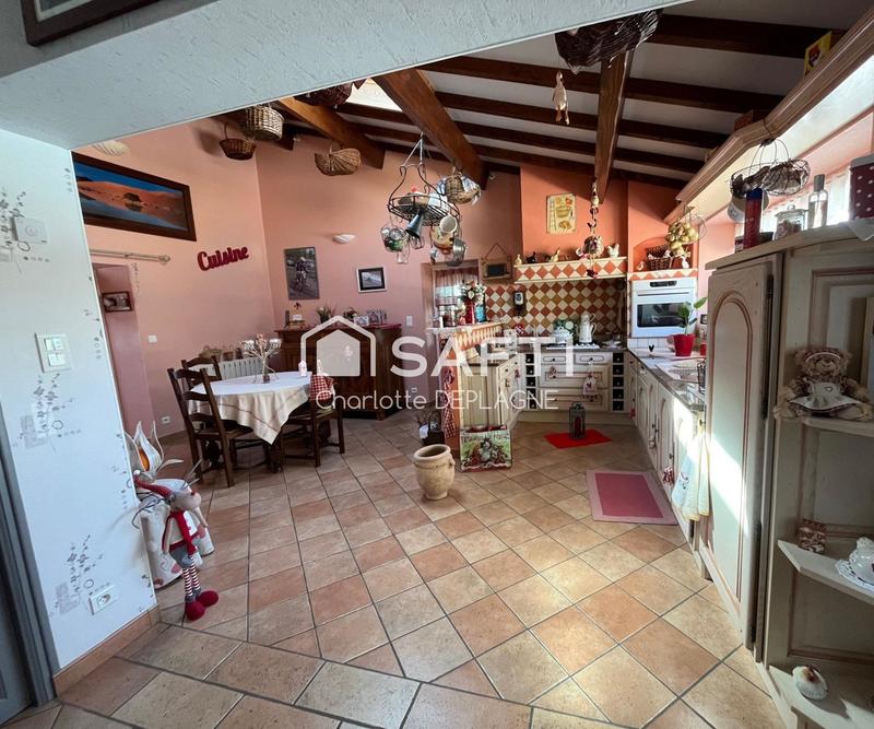 Maison - 263 m² - 7 pièces