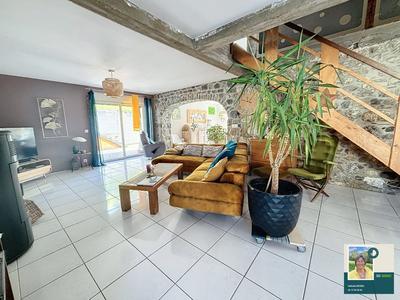 Maison - 208 m² - 8 pièces