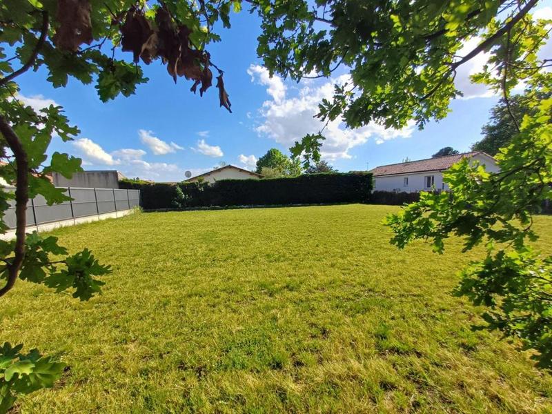 Terrain constructible - 1 644 m²